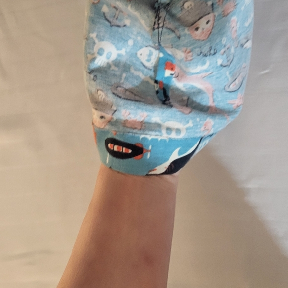 Cute Handmade baby hat WITH COOL PIRATE PATTERN FABRIC - Picture 4 of 8